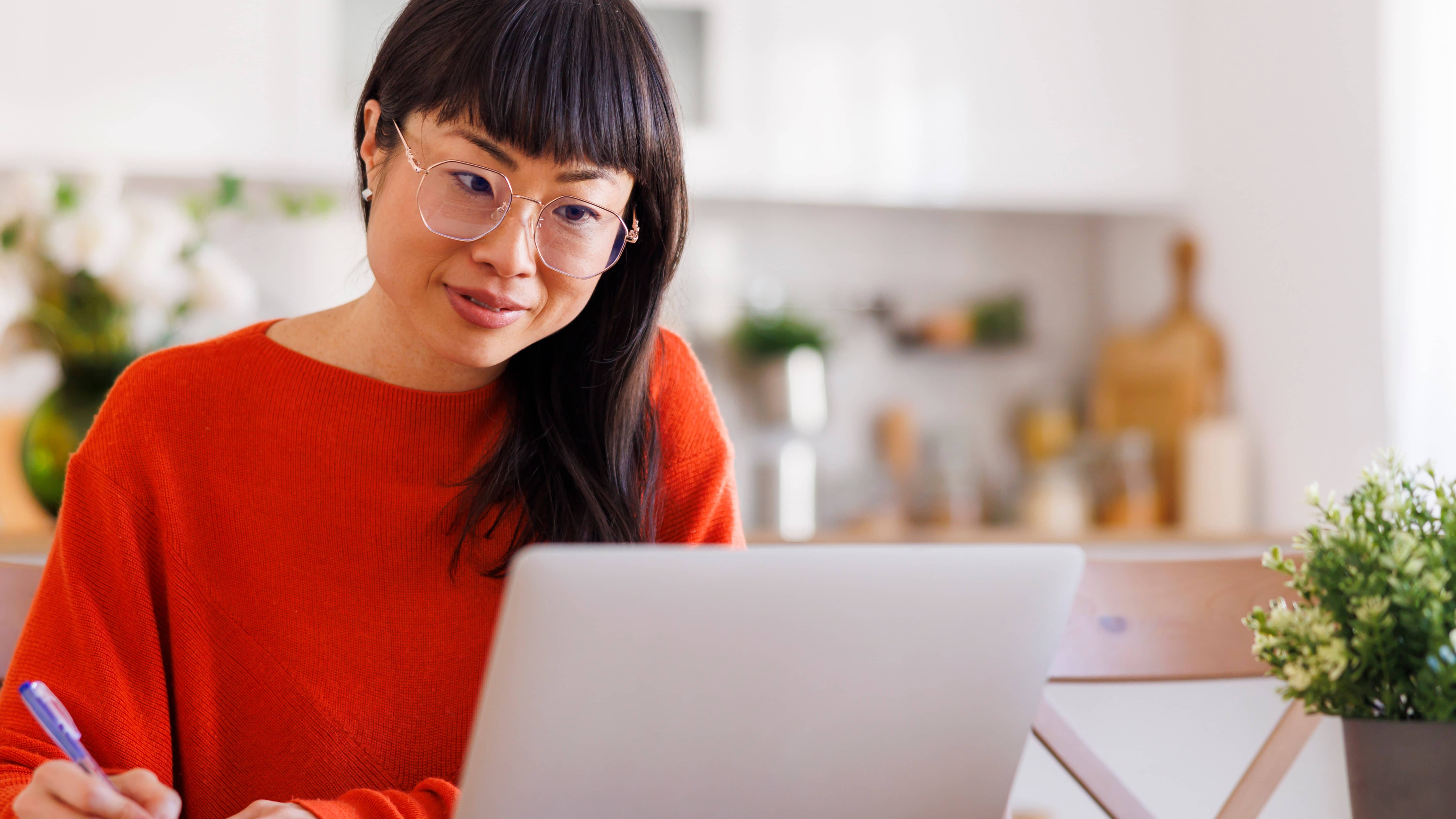 Nagtatala mula sa opisina sa bahay